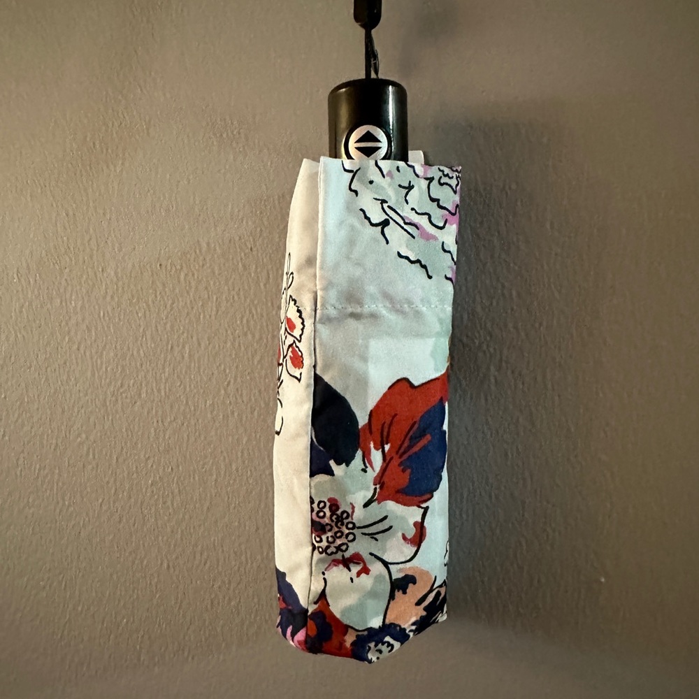 Vera Bradley Automatic Mini Umbrella in Exuberant Floral Flowers Pretty Design